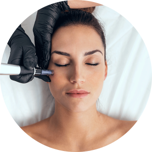 #Clínica de Estética em Brasília; #Clínica no Sudoeste; #Estética Avançada #Otomodelação; #Harmonização de Orelhas #orelhas de abano #otoplástia #Limpeza de Pele; #Dermaplaning; #Peeling de Diamante; #Peeling Zena – Facial; #Peeling Zena – Corporal; #Peeling Químico; #Microagulhamento; #Hydra Lips; #Preenchimento; #Preenchimento Labial; #Harmonização; #Fios PDO; #Bioestimulador de Colágeno – Elleva; #Bioestimulador de Colágeno – Sculptra; #Blefaroplastia Sem Corte; #Cauterização; #Lobuloplastia; #Remoção de Verrugas; #Jato de Plasma; #Marcas de Acne; #Skinbooster; #Lipo de Papada; #Intradermoterapia – Gordura Localizada; #Intradermoterapia – Celulite; #Intradermoterapia – Intramusclar; #Intradermoterapia – Capilar; #Intradermoterapia – Estrias; #Lipo de Papada – Sem Corte; #Sedação Consciente; #Sem dor; #PEIM; #Otomodelação; #harmonização de orelhas